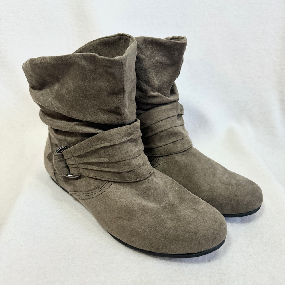 Arizona AZ Marissa Slouch Boots Booties 9 9M Taupe Buckle Flat Heel 037-7459